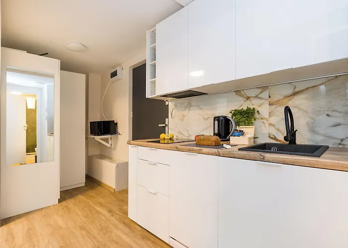 Shortstaypoland Batorego * Warszawa